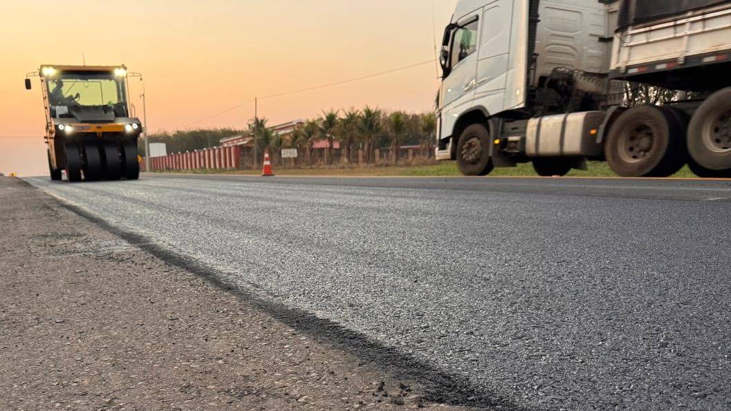 Trecho da rodovia SP-294 recebe pavimento com asfalto reciclado