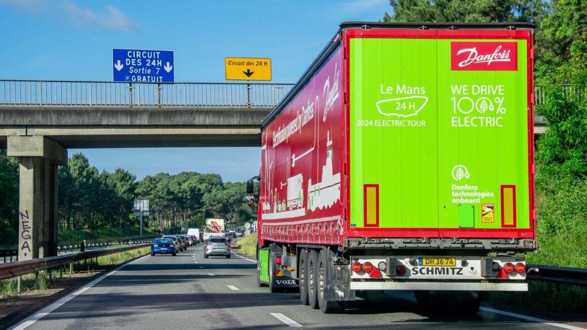 Volvo FH Electric faz ‘maior viagem rodoviária elétrica do mundo’