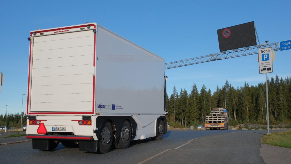 Primeira travessia de fronteira com caminhão autônomo é realizada na Europa