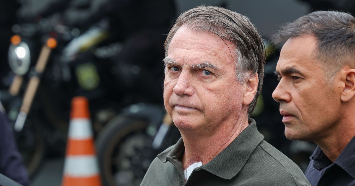 Após laudo, defesa de Bolsonaro acredita que Moraes deferirá internação