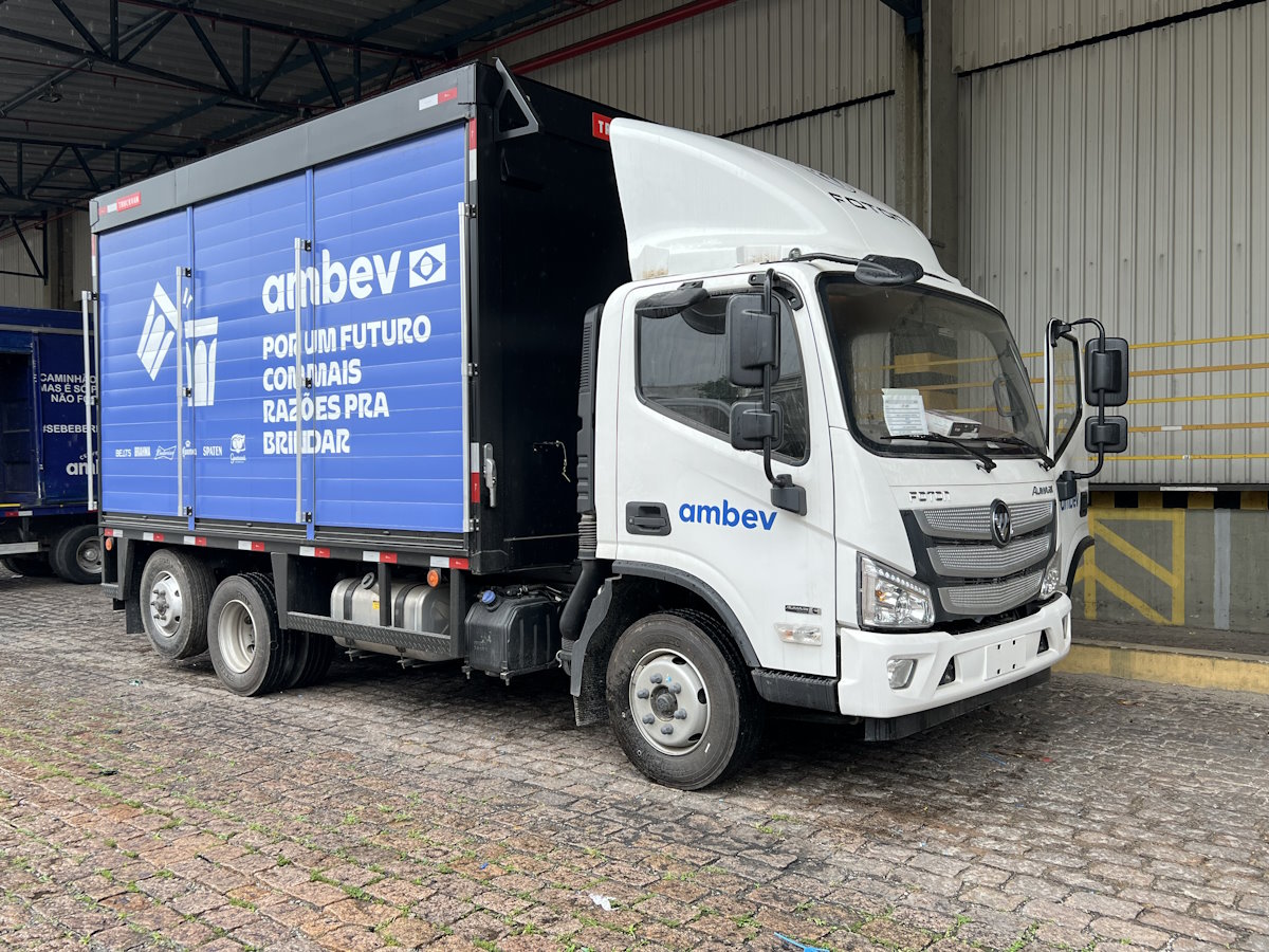 Empresas que prestam serviços para a Ambev compram 20 caminhões da Foton para transporte de bebidas