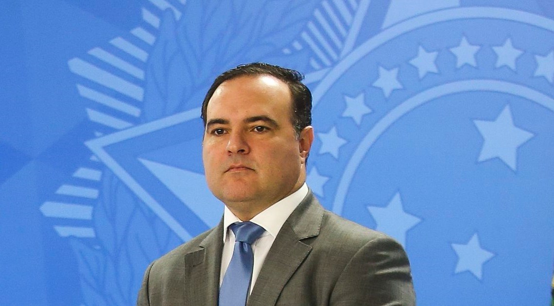 Bolsonaro pede autorização para receber visita de ministro do TCU na prisão