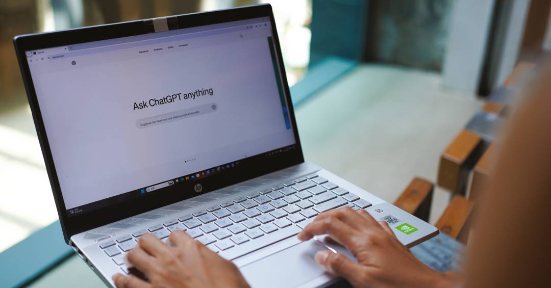 ChatGPT no divã: pesquisa submete essa e outras IAs a sessões de terapia