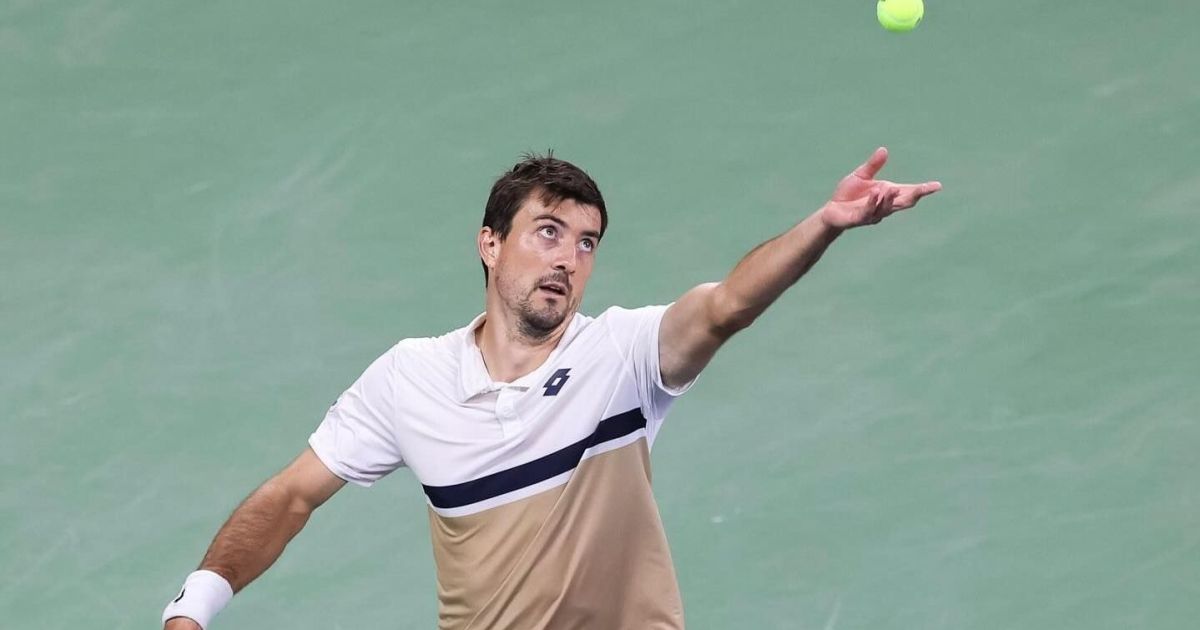 Vídeo: tenista esquece regra, comemora antes da hora e acaba derrotado