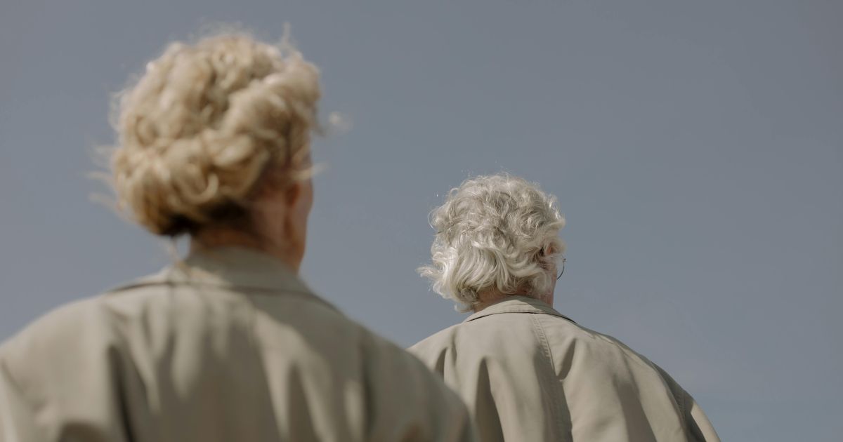 Mito ou verdade: o estresse está deixando o seu cabelo branco?