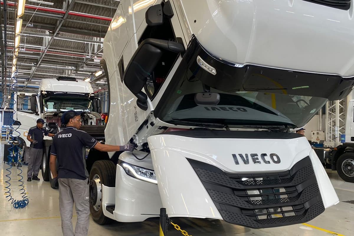 Produção de caminhões fecha o ano de 2025 com queda de 12%