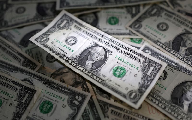 Dólar abre em queda com temor sobre independência do Fed após investigação