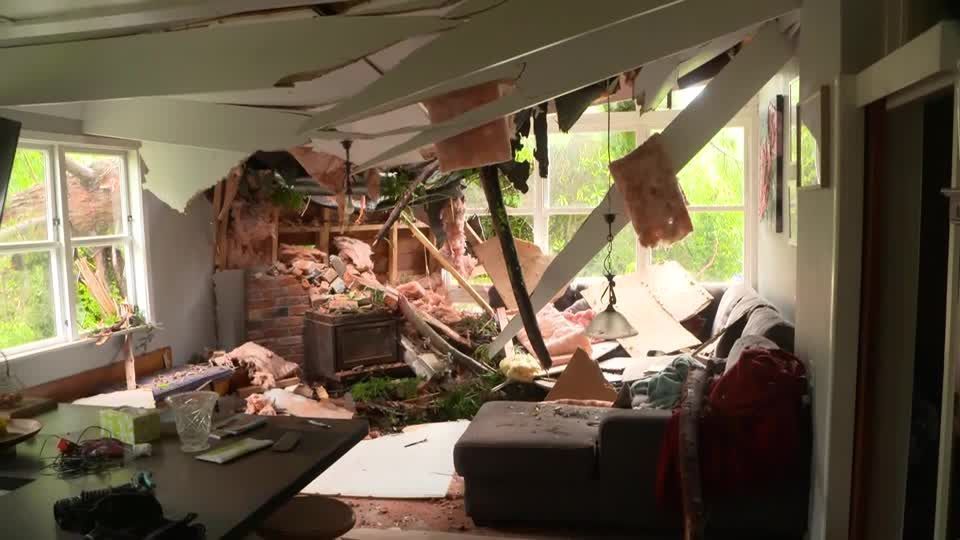 Nova Zelândia: Tempestade atrapalha transporte e deixa milhares sem energia