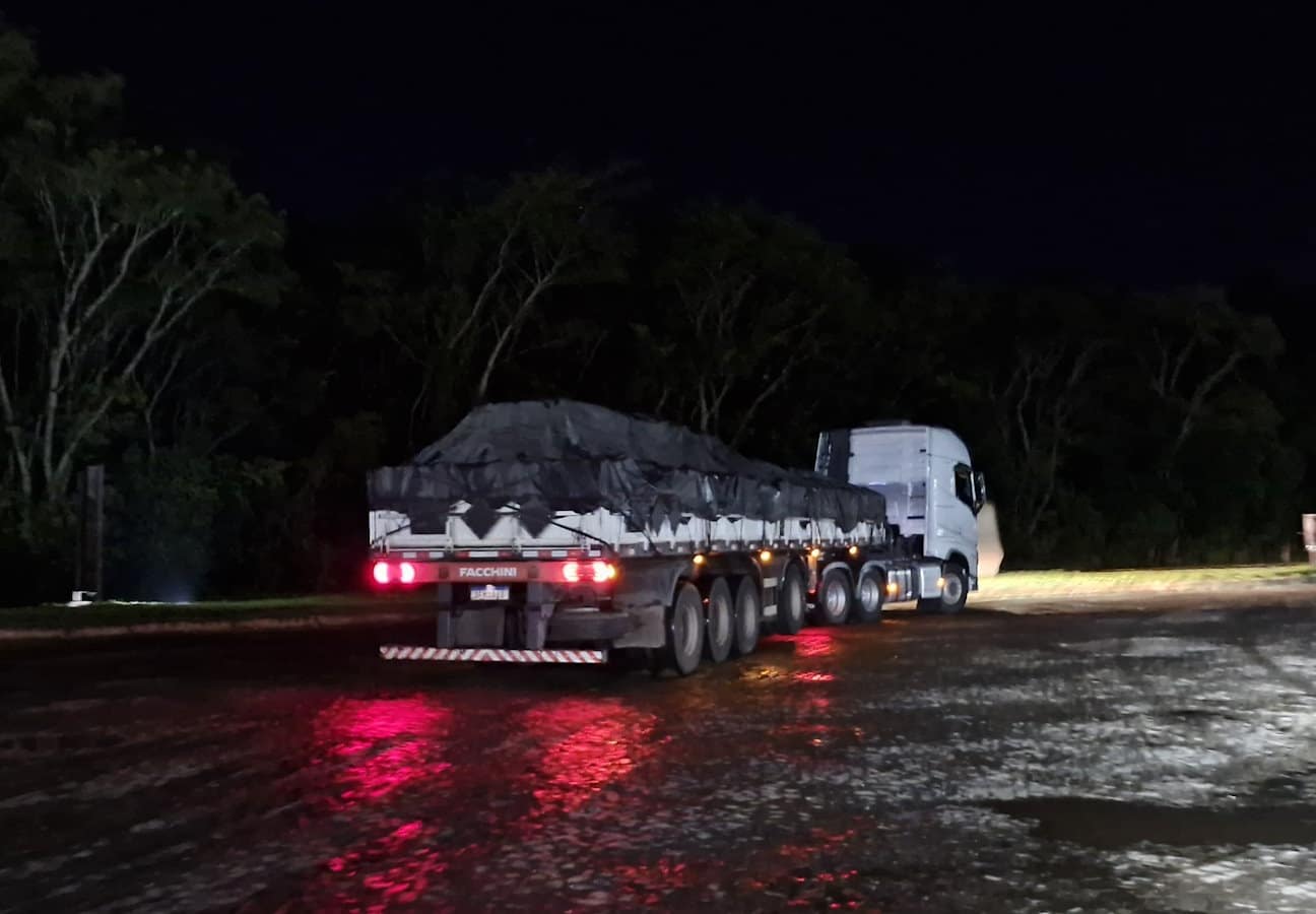 Senado analisa PEC que reduz punições para caminhoneiros referentes à Lei do Descanso