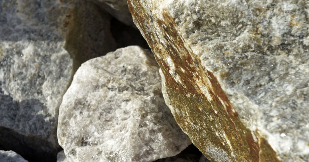 Empresa indiana de baterias investe R$ 210 milhões na CBL, de lítio