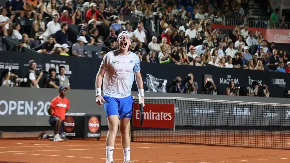 Rio Open: “algoz” de João Fonseca vence italiano e vai às semifinais