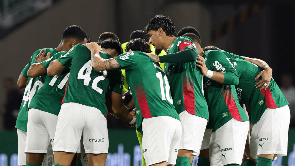 Palmeiras deu a saída de bola no 1º e no 2º tempo contra o Fluminense; veja