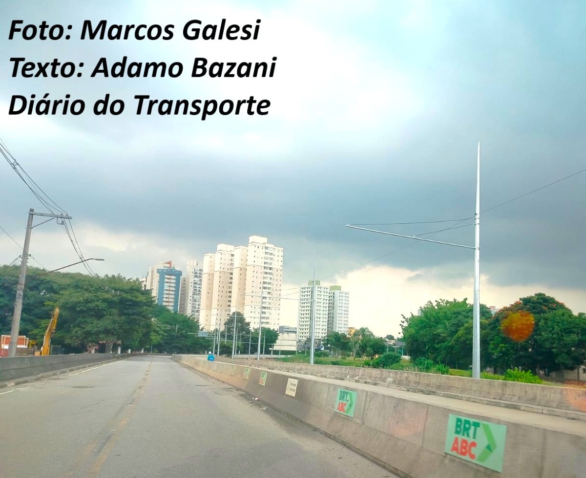Trecho do BRT-ABC começa a receber estruturas para fiação do E-Trol e recarga de oportunidade