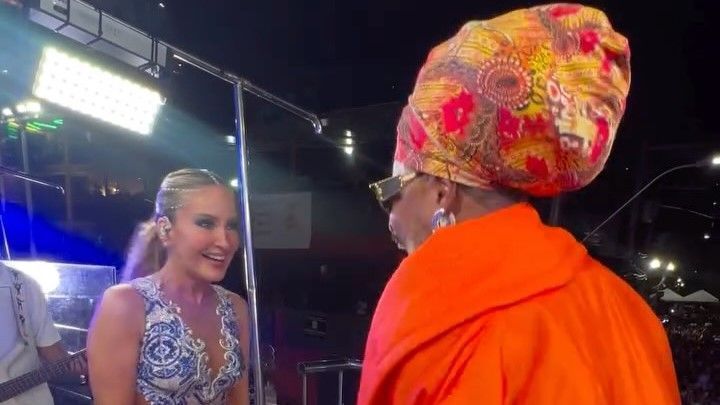 Carlinhos Brown defende Claudia Leitte durante bloco: “Una as pessoas”