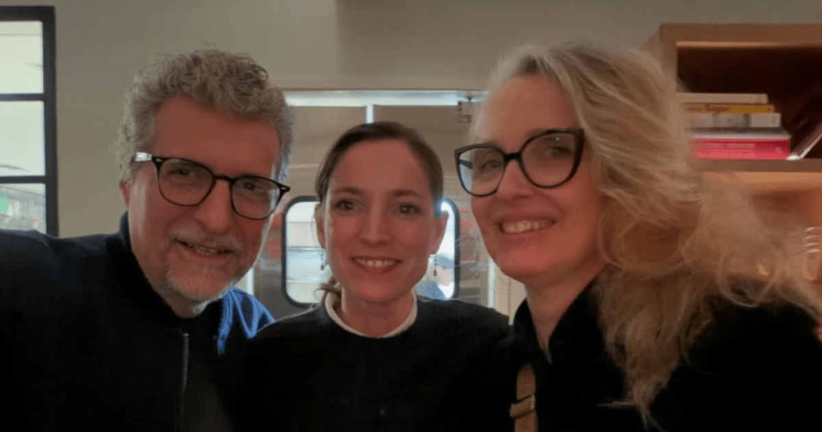 Kleber Mendonça Filho posta foto de encontro com Julie Delpy; veja