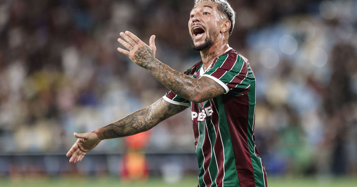 Veja golaço de Lucho Acosta no clássico entre Fluminense e Botafogo