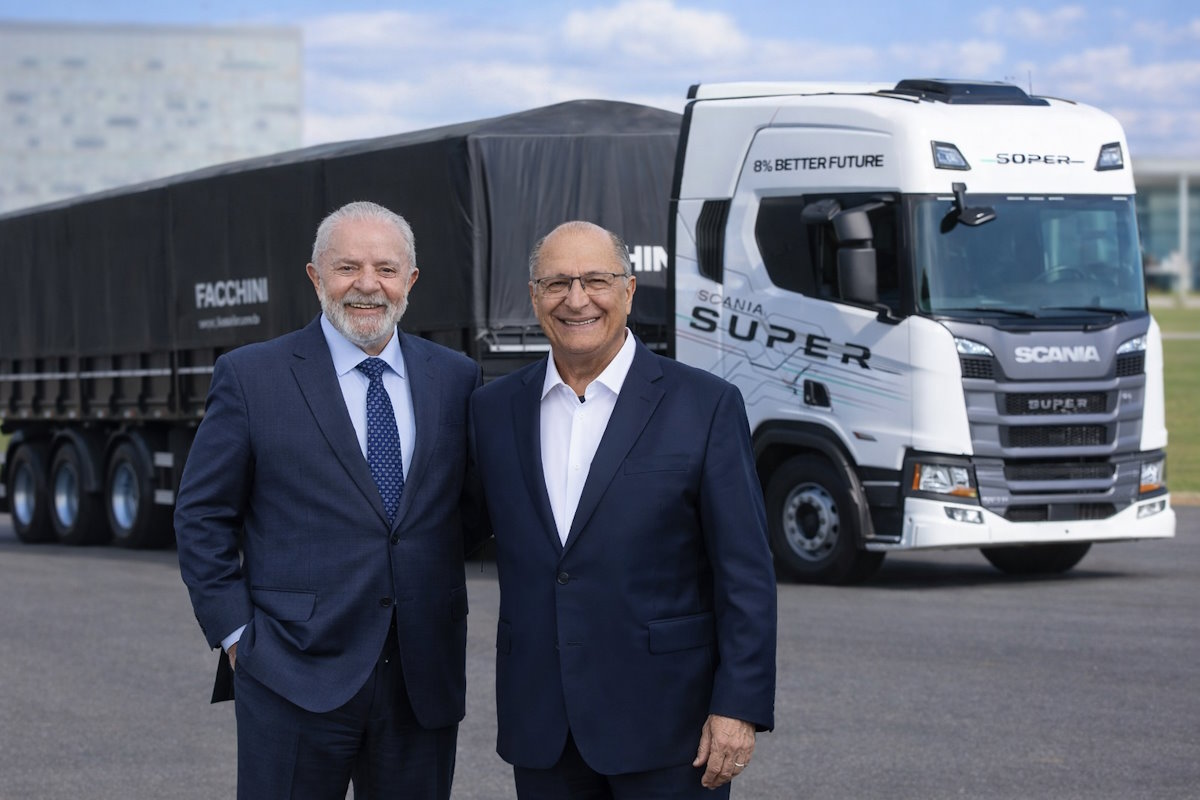 Vice-presidente Geraldo Alckmin comemora liberação de R$ 1,9 bi em créditos para compra de caminhões novos e seminovos