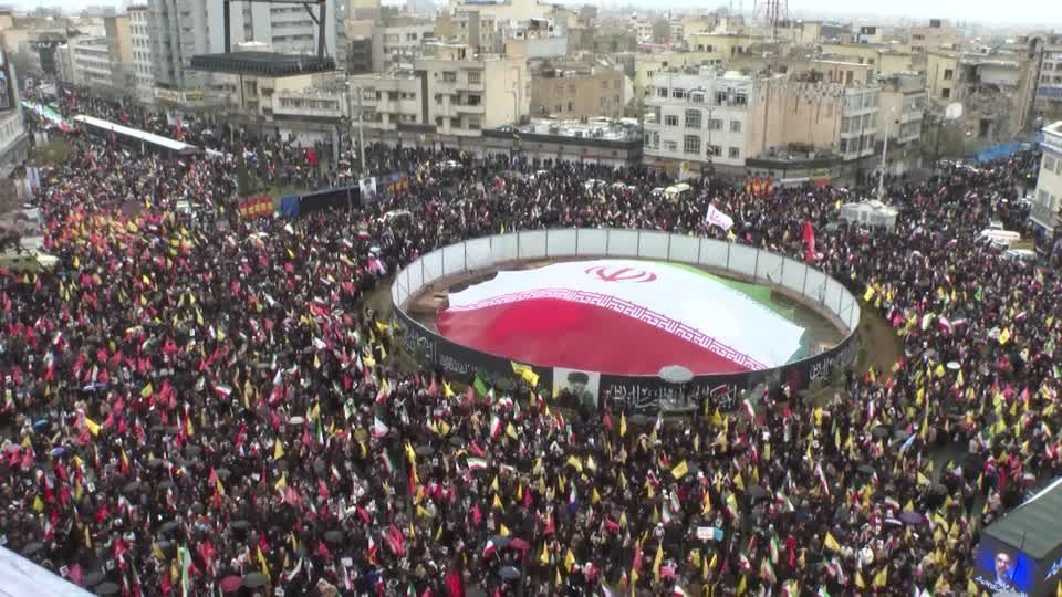 Iranianos protestam em apoio ao regime e à Palestina em meio a ataques