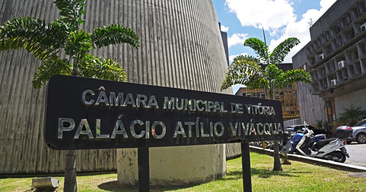 ES: Câmara de Vitória proíbe bicicletas elétricas para menores de 16 anos