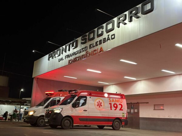 Homem joga pedaço de madeira contra para-brisa de carro e é agredido por moradores, no Cruviana