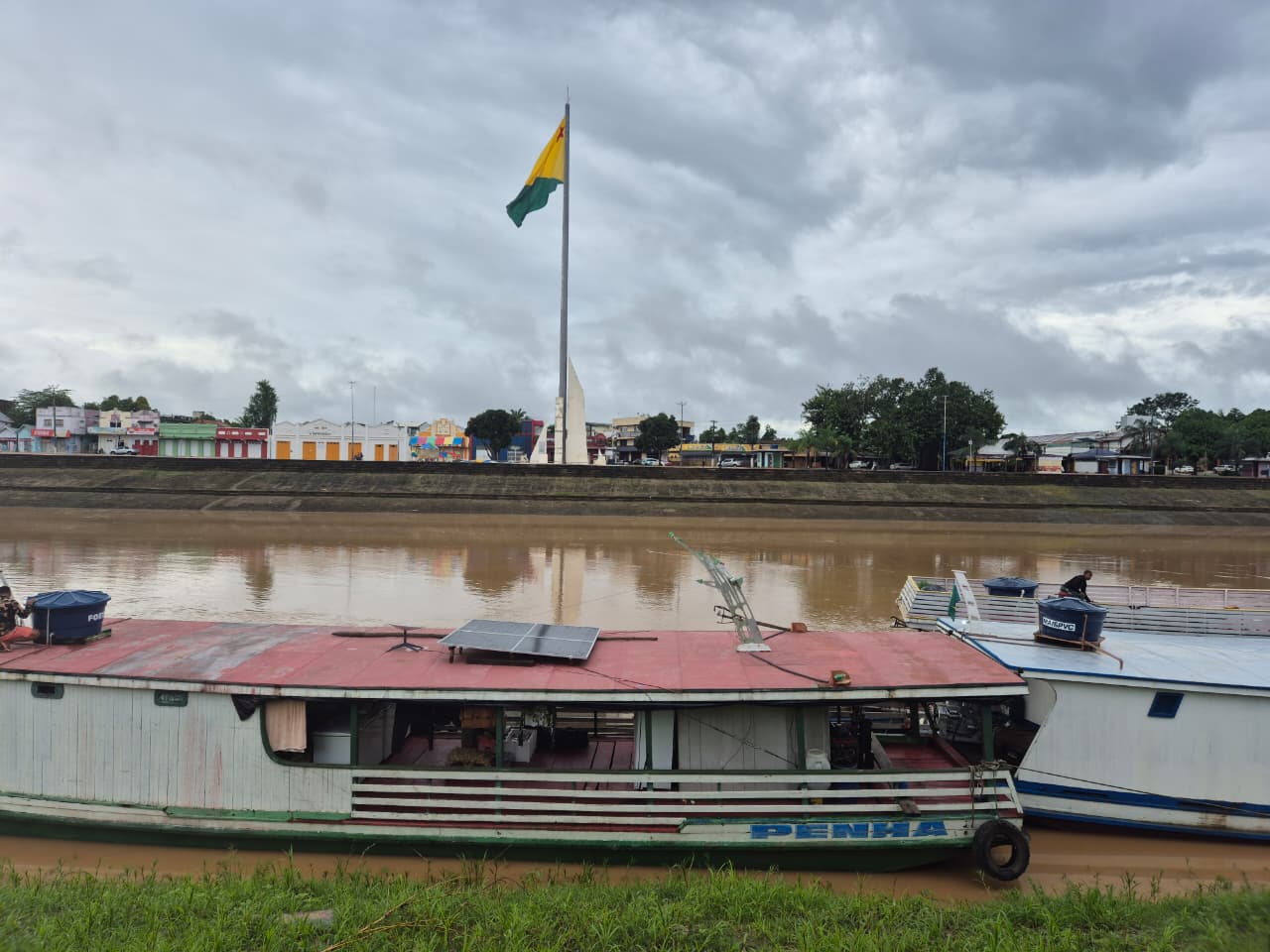Rio Acre atinge 13,60m nesta manhã e ultrapassa cota de alerta