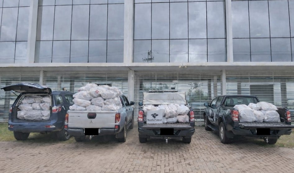 Receita Federal apreende R$ 70 mil em calçados falsificados na BR-174