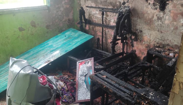 Criança tem 50% do corpo queimando após mulher atear fogo em residência