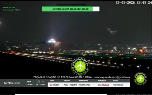 Vídeo mostra explosão em motor de avião após decolagem em Guarulhos