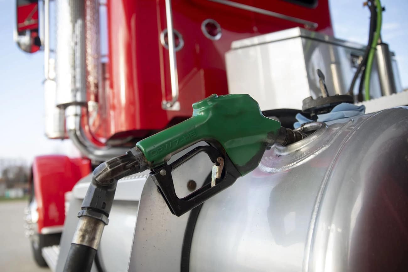 Governo zera PIS/Cofins do diesel para conter elevação de preços