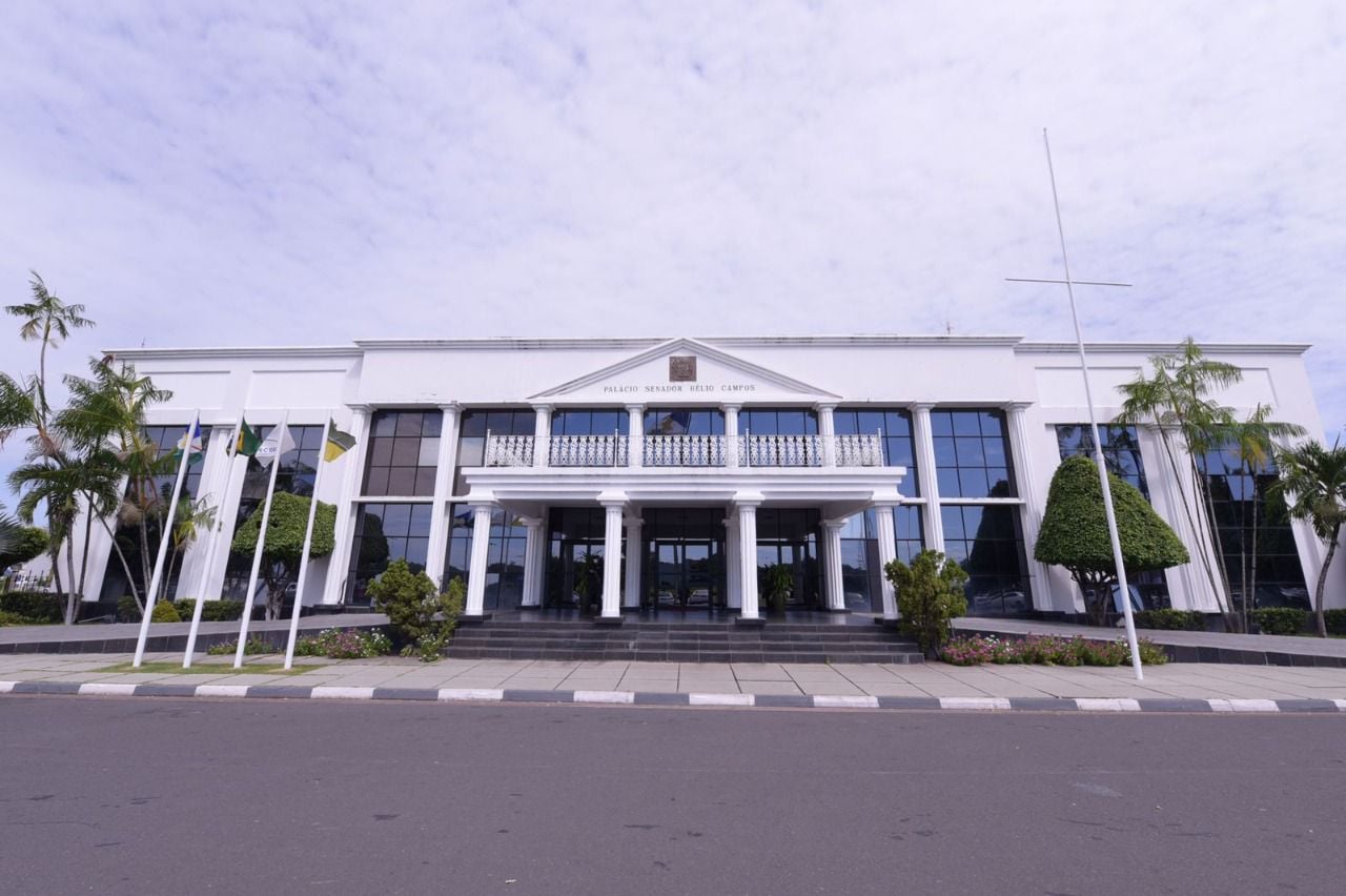 Governo decreta ponto facultativo na quinta-feira (2)