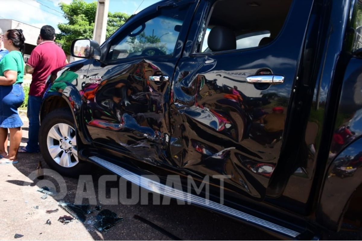 Motociclista sofre fratura exposta em acidente com Hilux em MT…