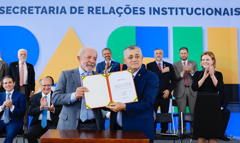 Guimarães assume Secretaria de Relações Institucionais e reforça articulação com o Congresso