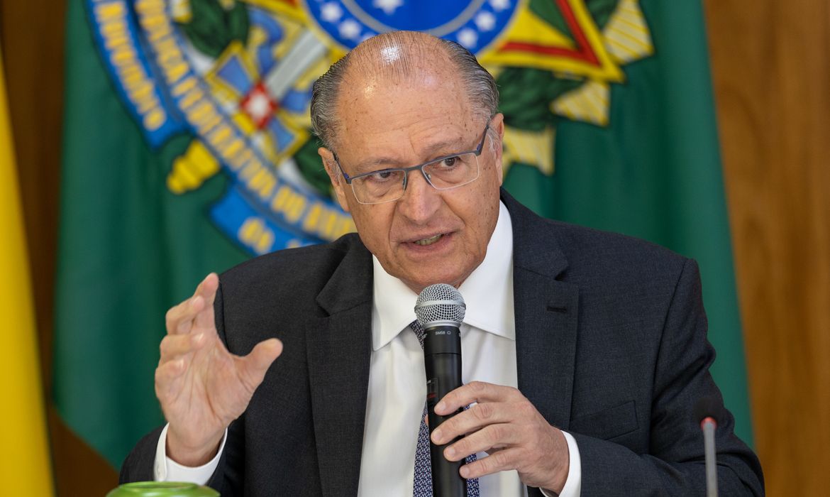 Alckmin oferece apoio federal após enchentes em Belém: ‘Uma das maiores da história’