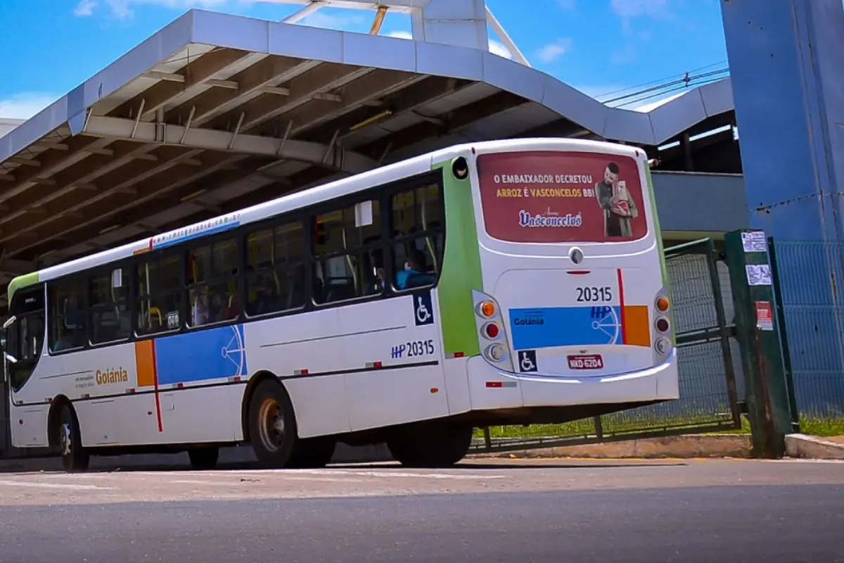 Barreiras de acessibilidade em ônibus de GO viram ação judicial