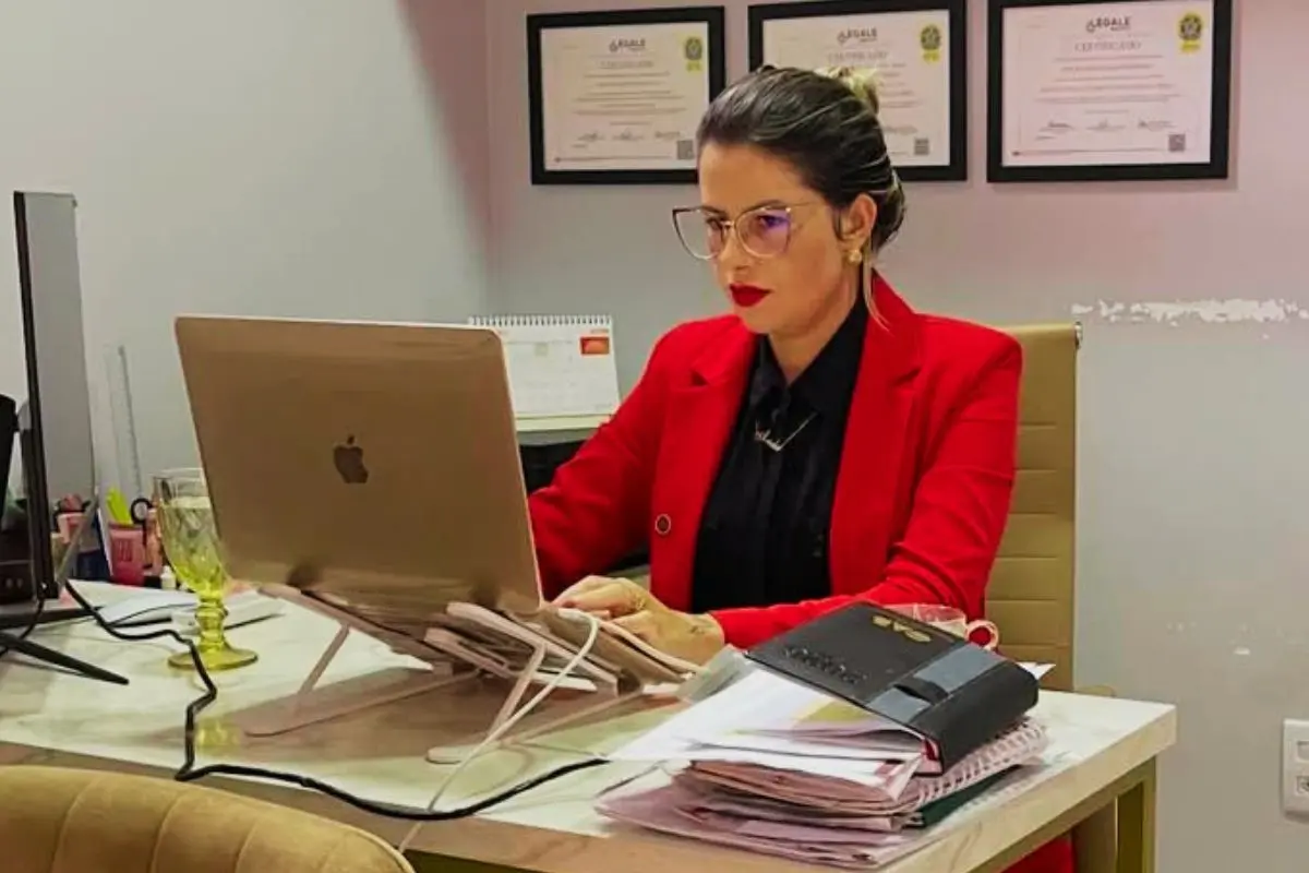 Advogada acusada de difamar delegado é presa em Pirenópolis