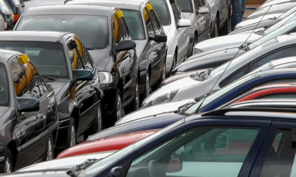 Financiamento de veículos cresce 12,8% no trimestre
