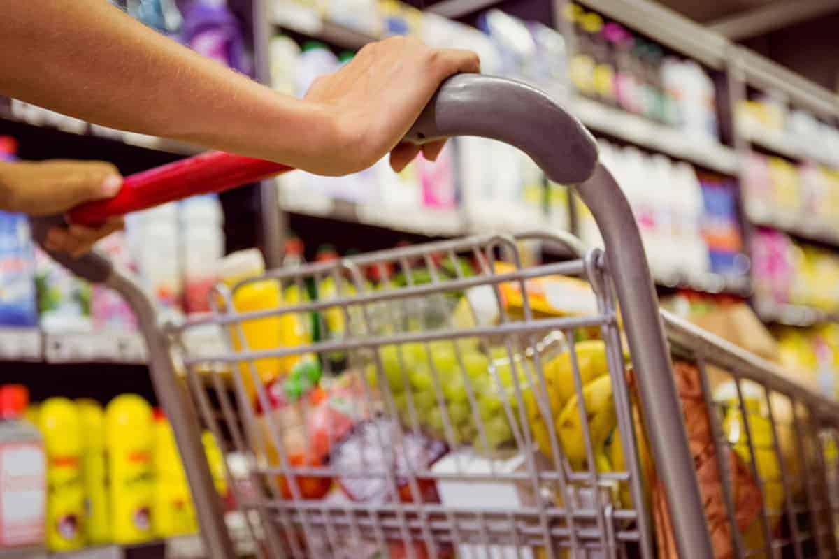 Cestas básicas já consomem quase metade do salário mínimo de trabalhador acreano, aponta pesquisa