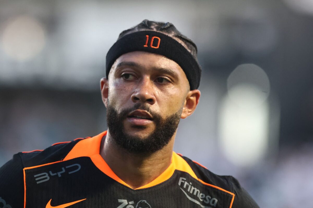 Memphis Depay faz publicação enigmática sobre seu futuro no Corinthians