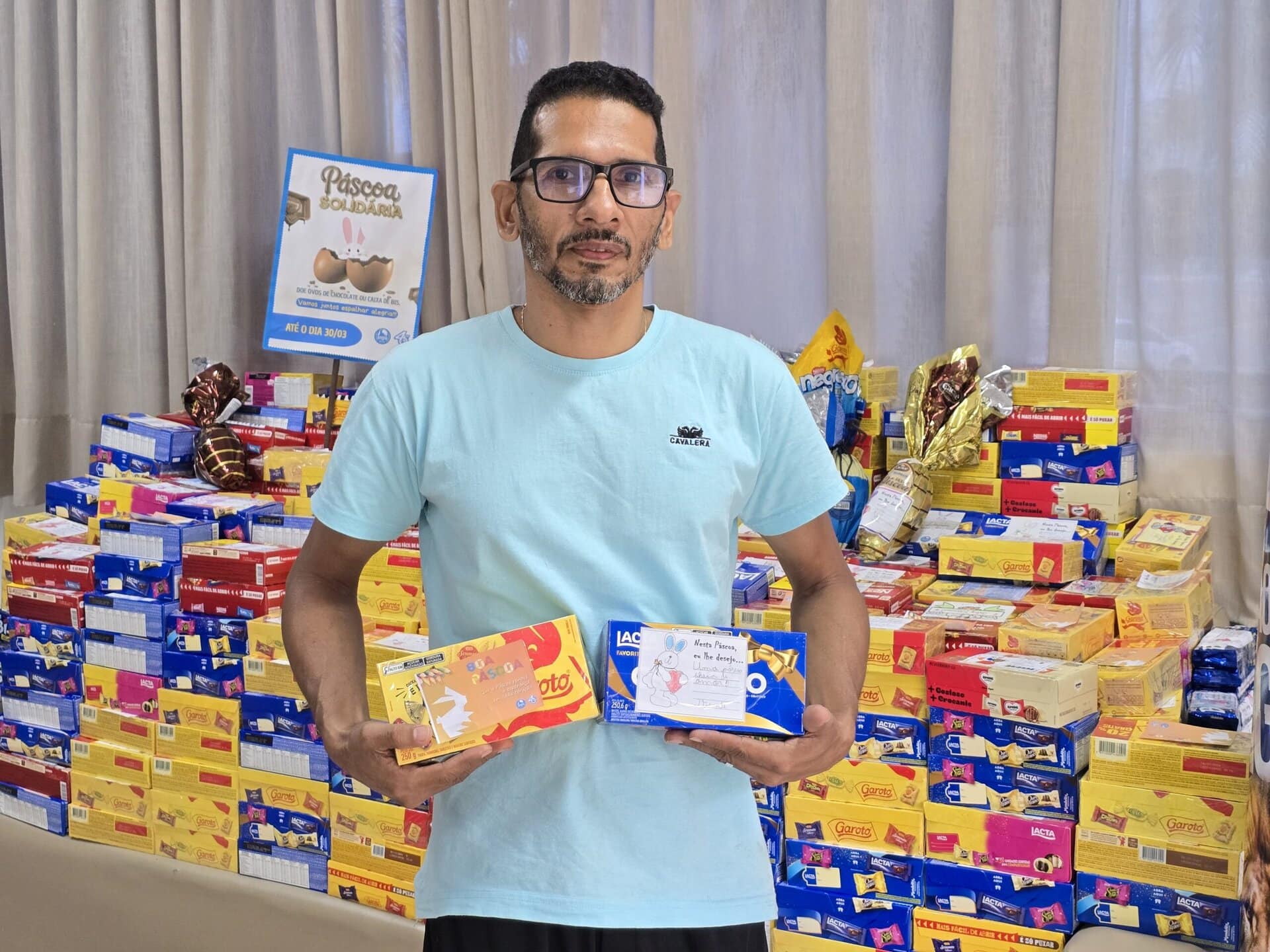 Colégio Anglo Acre arrecada 724 caixas de chocolate em ação de Páscoa Solidária