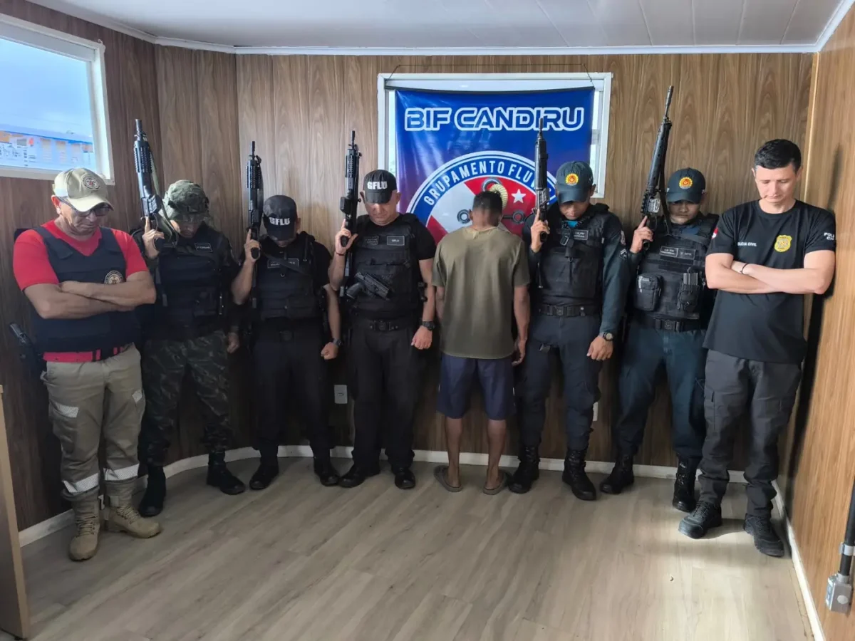 Homem com mandado por roubo é preso durante fiscalização em embarcação no Pará