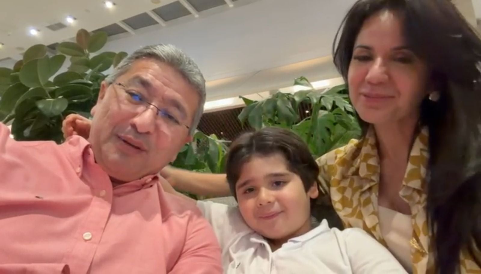 Governador e primeira-dama gravam vídeo em Brasília