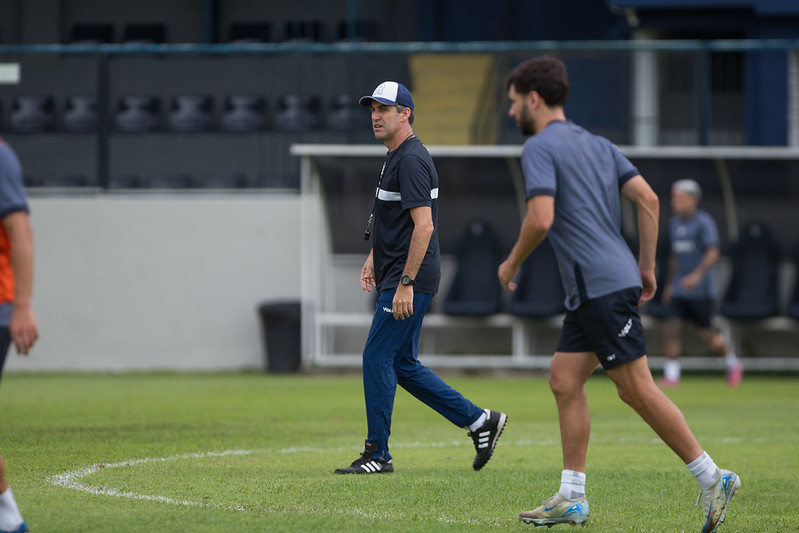 Remo recebe o Vasco na abertura da 11ª rodada do Brasileirão