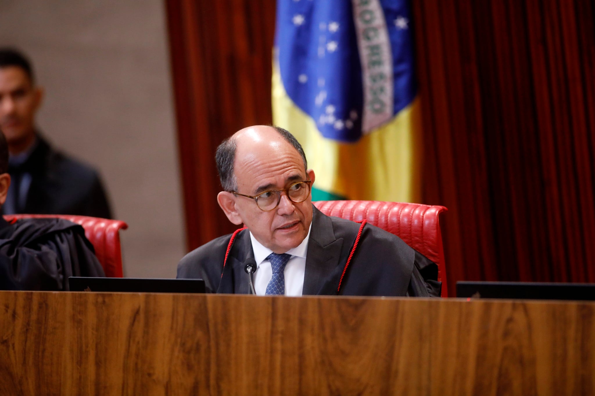 TSE forma maioria para cassar chapa Damião-Denarium após voto de ministro Antonio Carlos