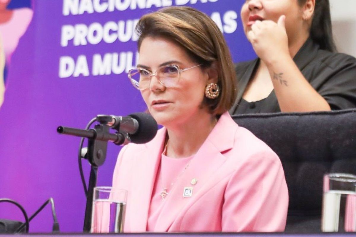 Deputada propõe tornozeleira rosa para agressores de mulheres…