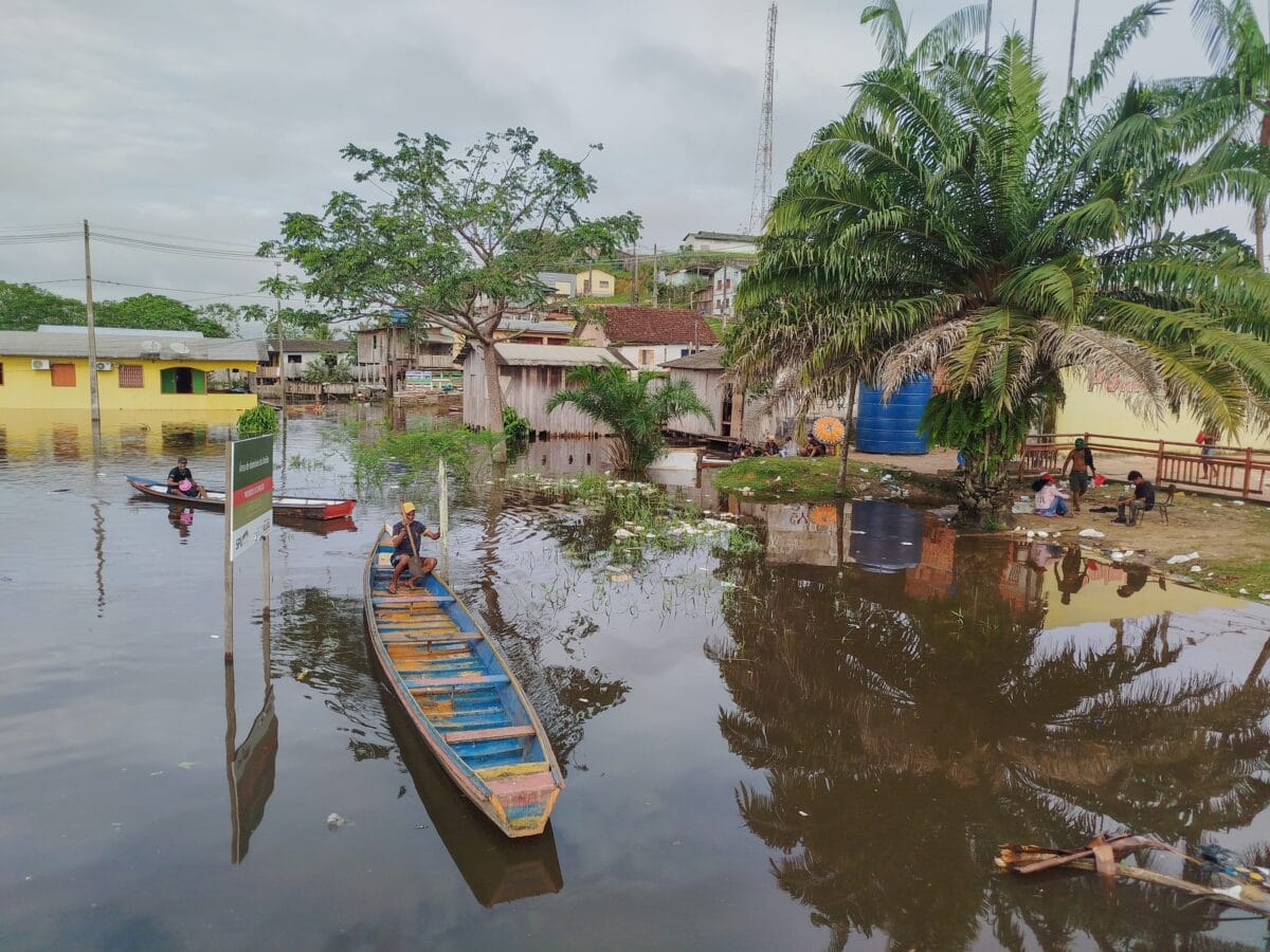 Rio Juruá volta a subir e ultrapassa cota de alerta em Cruzeiro do Sul