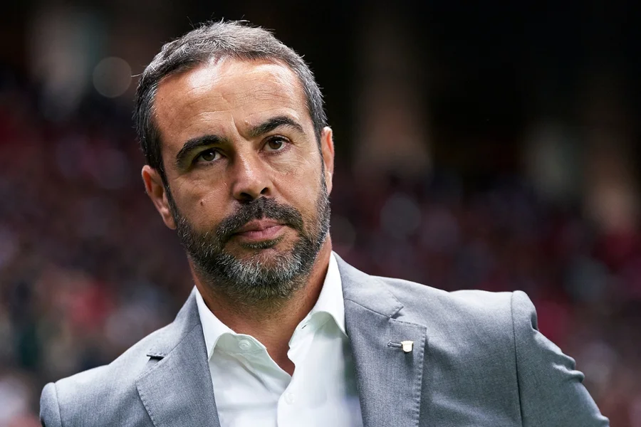 Cruzeiro enfrenta o Vitória na estreia de Artur Jorge saiba