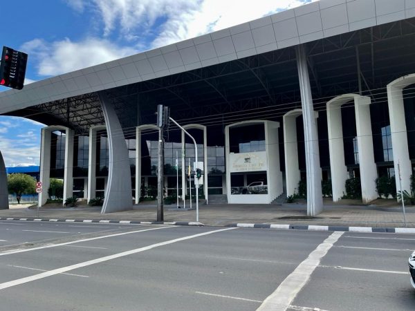 Inscrições abertas para concurso da Assembleia Legislativa com 226 vagas e salários de até R$ 39,5 mil