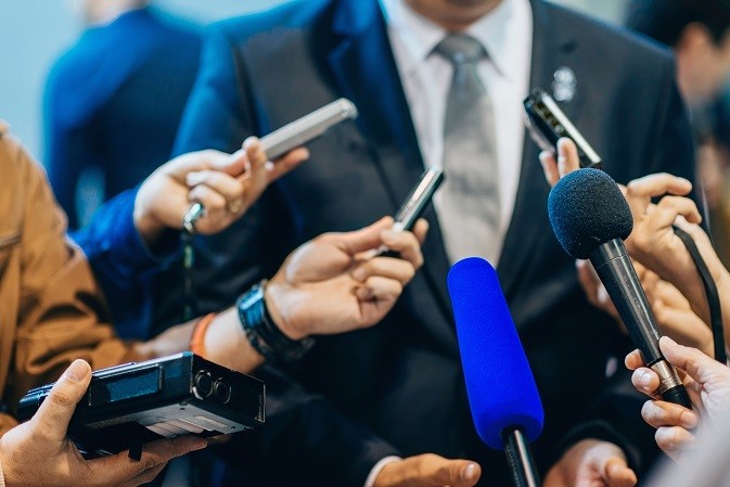 Brasil sobe para 52ª posição em ranking global de liberdade de imprensa e supera os Estados Unidos