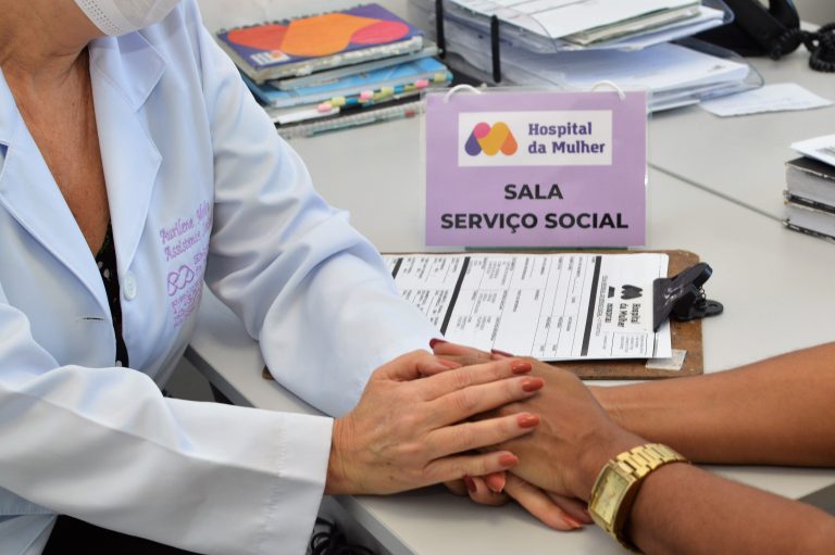Comissão aprova piso salarial de R$ 5,5 mil para assistentes sociais