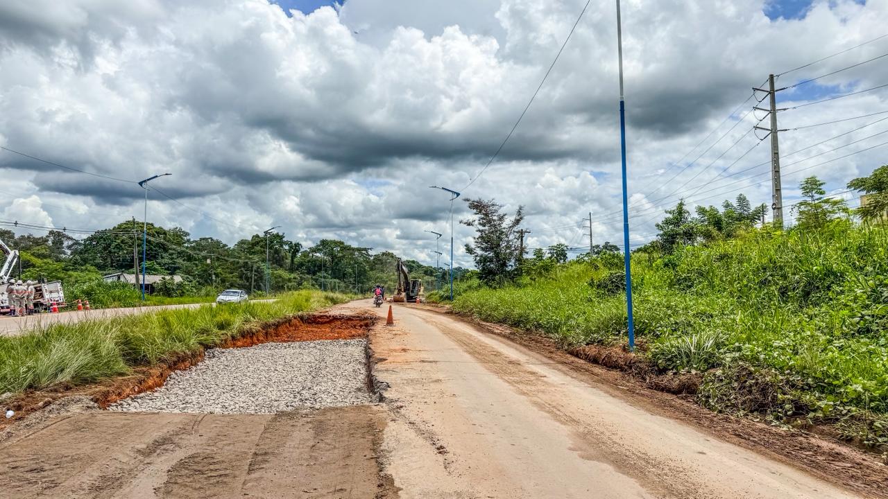 DNIT inicia preparação do solo para aplicação de macadame hidráulico na BR-364